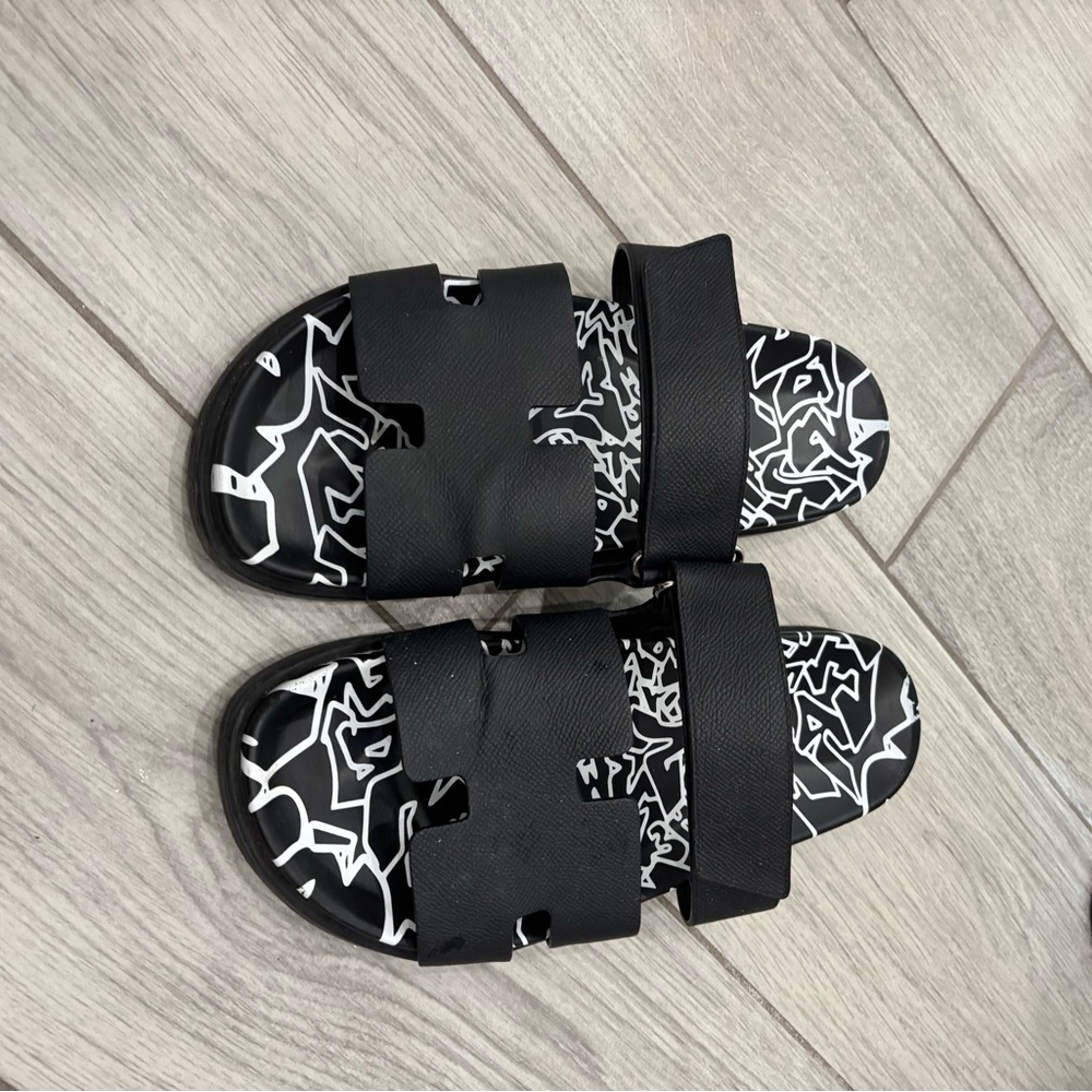Hermes men’s Black and White Graphic chypre Sandals